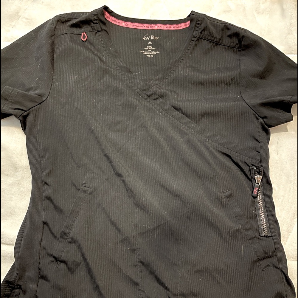 Scrub top